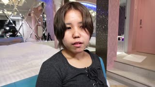 美少女居然对大鸡巴这么有性趣 疯狂的中出 美少女居然对大鸡巴这么有性趣 疯狂的中出