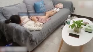 小姨子回家偷看姐姐和姐夫啪啪躲起来自慰,姐夫趁姐姐睡着强上洛丽塔小姨子 小姨子回家偷看姐姐和姐夫啪啪躲起来自慰,姐夫趁姐姐睡着强上洛丽塔小姨子