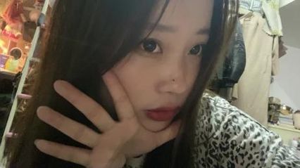 暗恋许久的女神被我下药拿下了，完全没有反应 偷偷无套抽插内射了她 - 18j.tv