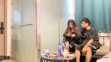 超人探花 25岁巨乳美女，脱光了真的有料，床上棋逢对手 美女被鸡巴抽插给满足了！ - 18j.tv