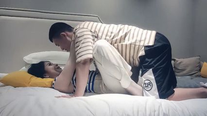 七天探花 约啪3500极品高端外围，颜值身材完美床上风骚荡漾 渴望被我用鸡巴插入骚逼到高潮呻吟 劲爆必看 - 18j.tv